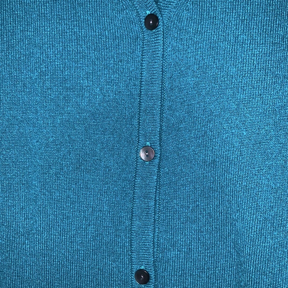 Uniqlo Cashmere V-Neck Cardigan - Picture 3 of 3